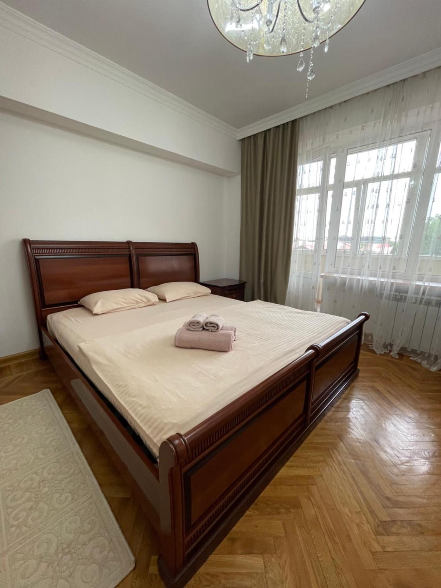 Двухкомнатная Квартира На Арбате Almaty Eksteriør billede